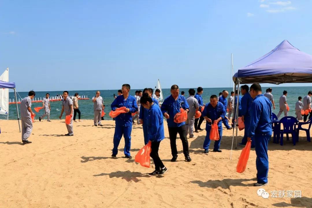 葫蘆島宏躍集團(tuán)隆重舉行紀(jì)念建黨98周年暨新黨員入黨宣誓大會