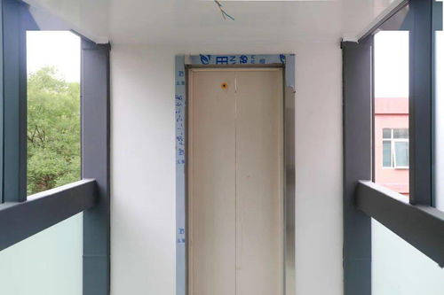 石景山某小區老樓電梯增設工程進入收尾階段，居民“一鍵直達”生活指日可待